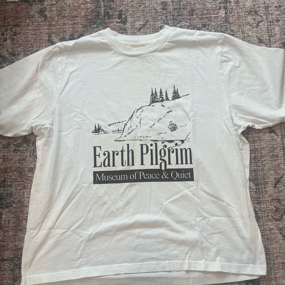 Men’s Museum of Peace and Quiet tee shirt size large Graphic T-Shirt